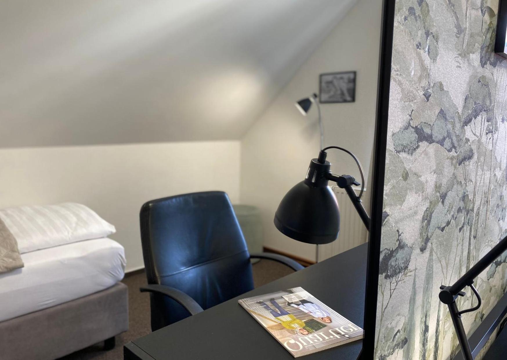 House Hotel ฮราเดตสคราโลเว ภายนอก รูปภาพ