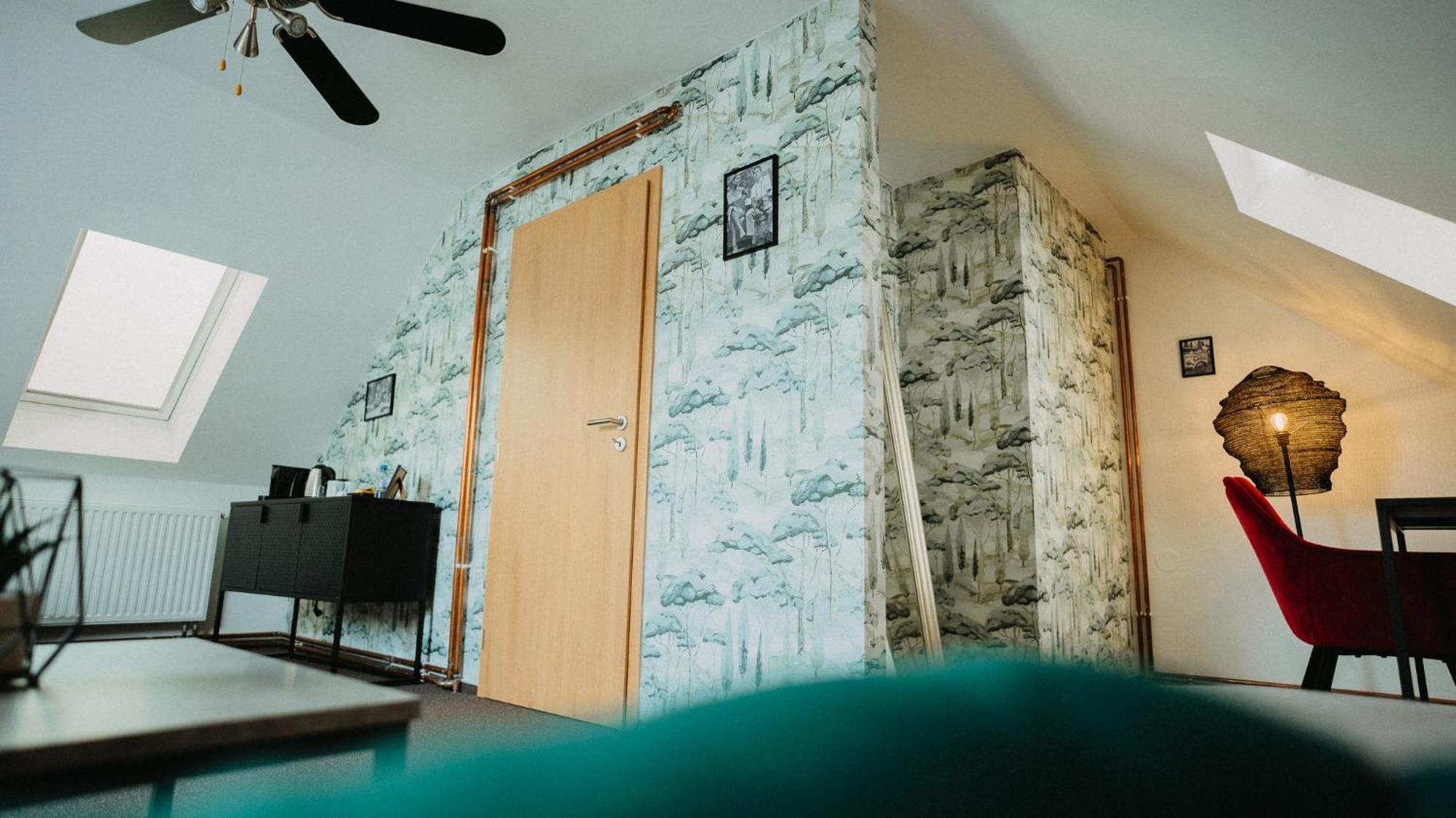 House Hotel ฮราเดตสคราโลเว ภายนอก รูปภาพ