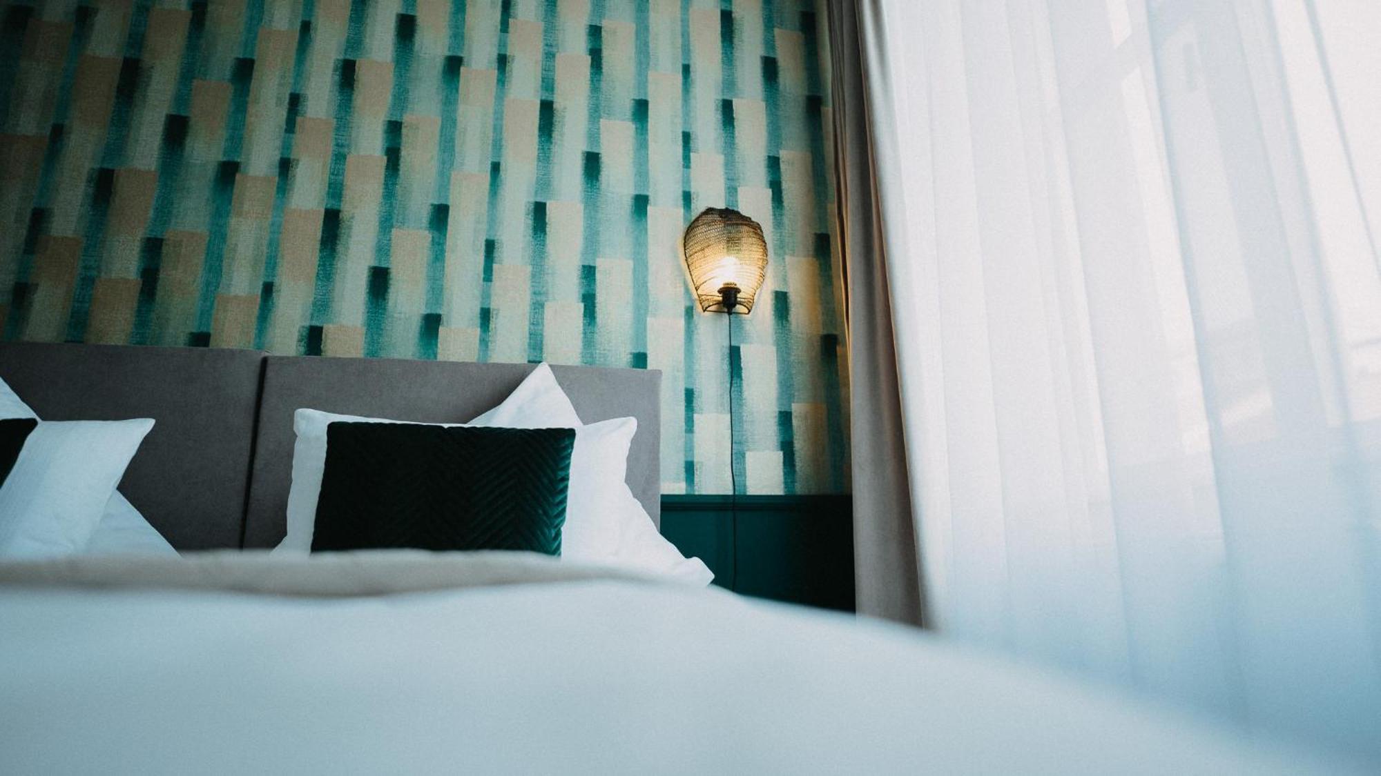 House Hotel ฮราเดตสคราโลเว ภายนอก รูปภาพ