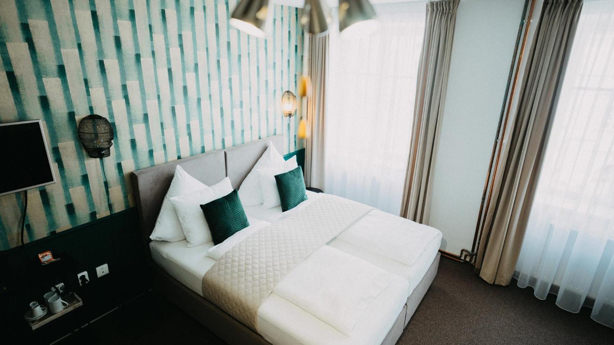 House Hotel ฮราเดตสคราโลเว ภายนอก รูปภาพ