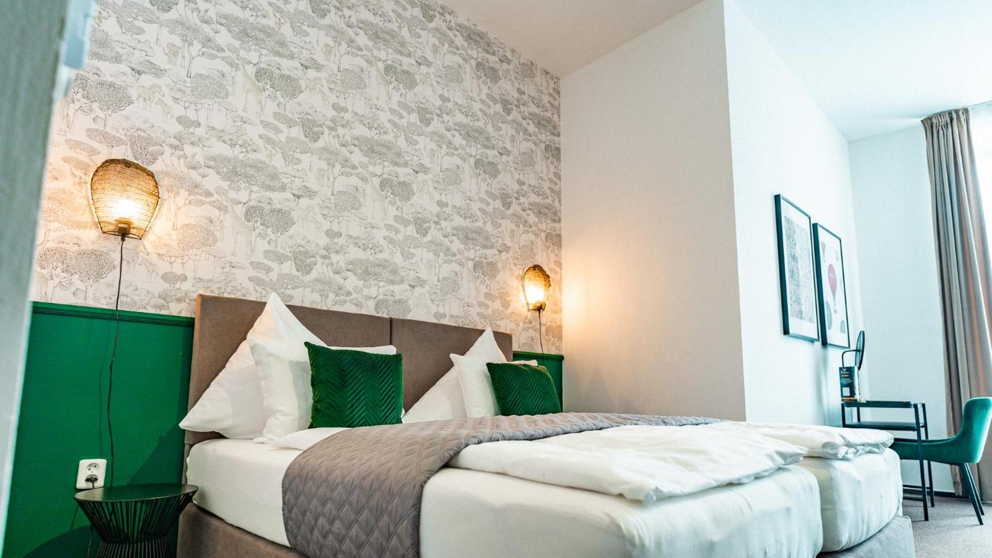 House Hotel ฮราเดตสคราโลเว ภายนอก รูปภาพ