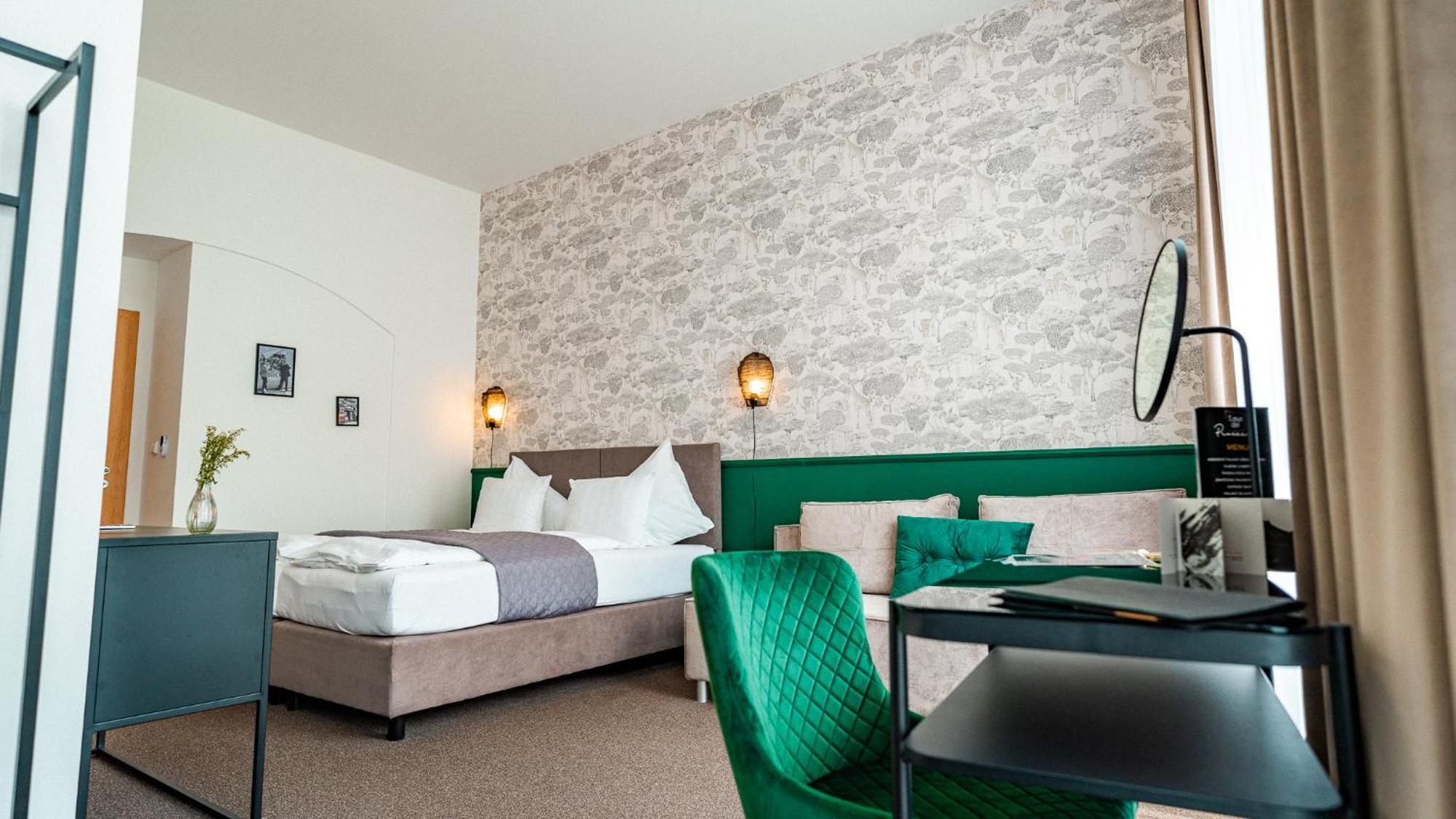 House Hotel ฮราเดตสคราโลเว ภายนอก รูปภาพ
